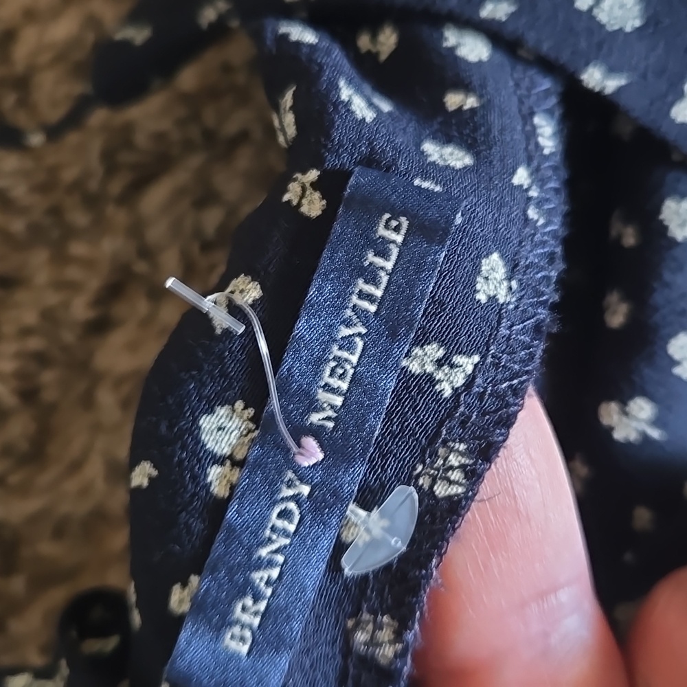 Brandy Melville Blue and White Floral - Picture 4 of 7